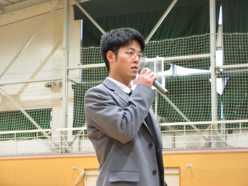 質問をする出席者